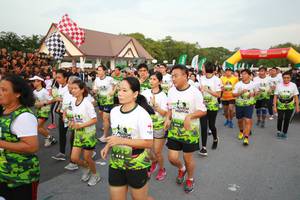 BIB: 
                            <button type="button" onclick="openModal(3530744)" class="btn btn-primary btn-sm float-right btn-popup" data-toggle="modal" data-target=".modal-high-quality">
                        <i class="fas fa-shopping-cart"></i> Add to Cart
                    </button>
                                            <button type="button" onclick="isThisMe(3530744, true)" class="btn btn-success btn-sm float-right btn-popup btn-isme hidden" data-toggle="tooltip" data-placement="bottom" title="นี่คือรูปของคุณใช่ไหม คลิกที่นี่เพื่อเอาเข้าอัลบั้ม">
                        <i class="fas fa-plus"></i> Add to album
                    </button>
                    <button type="button" onclick="isThisMe(3530744, false)" class="btn btn-warning btn-sm float-right btn-popup btn-isnotme hidden">
                        <i class="fas fa-ban"></i> Remove from album
                    </button>